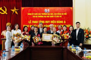 Chi Uỷ Trường Đại học Quốc tế Bắc Hà tổ chức Lễ trao Quyết định công nhận Đảng viên chính thức cho Đảng viên